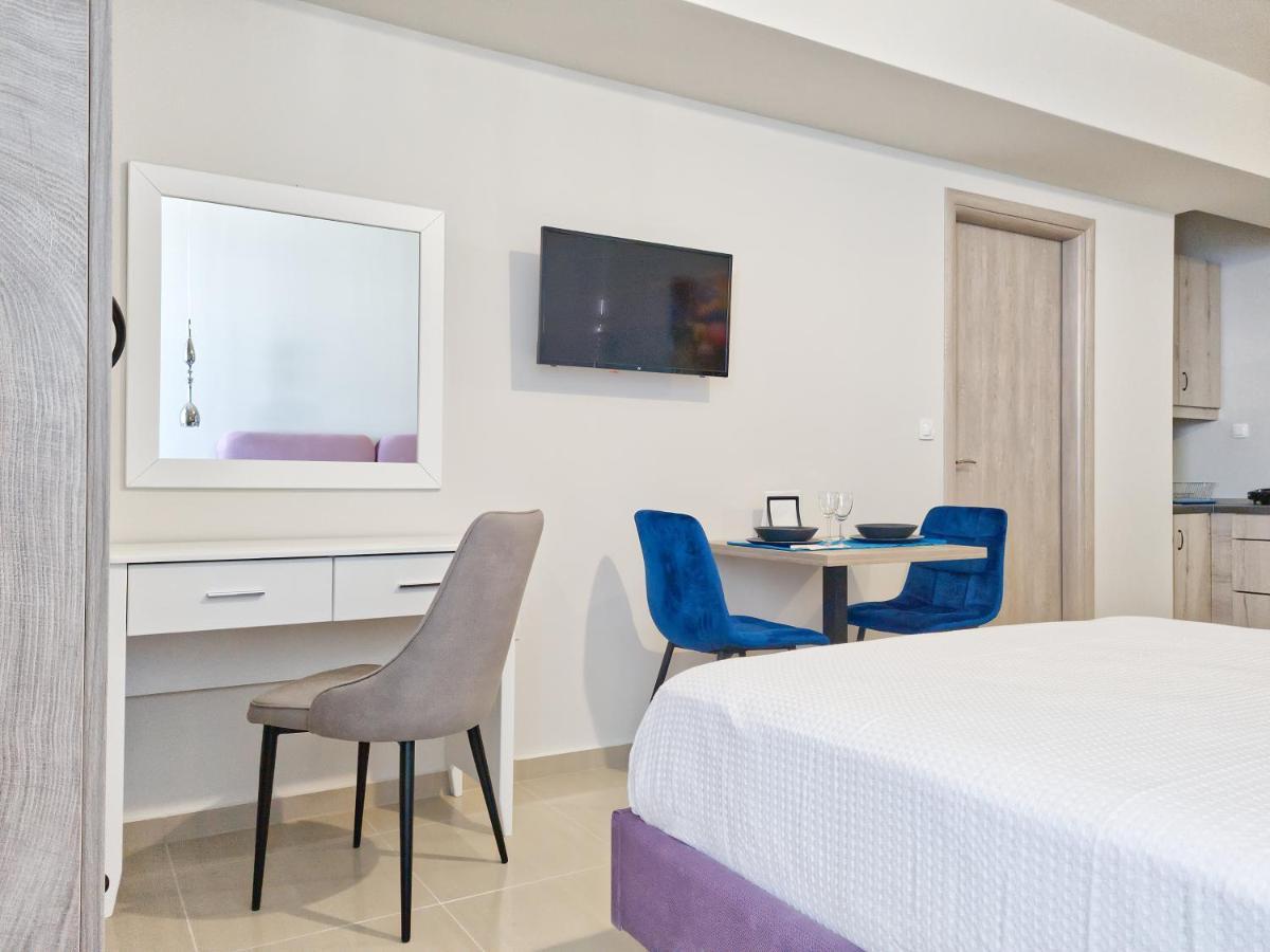 Epipleon Luxury Suites -104- Δωμάτιο 35Τμ Με Βεράντα 35Τμ Μπροστά Στη Θάλασσα Nafpaktos Esterno foto