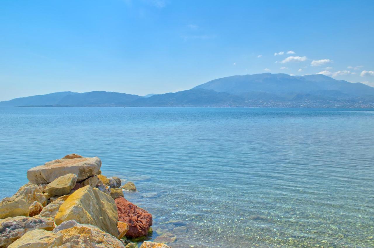 Epipleon Luxury Suites -104- Δωμάτιο 35Τμ Με Βεράντα 35Τμ Μπροστά Στη Θάλασσα Nafpaktos Esterno foto